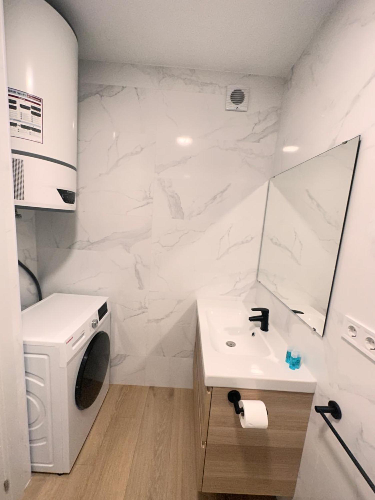 Artes Y Oficios Apartaments Ab Valência Exterior foto